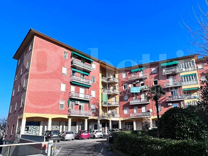 Appartamento trilocale in vendita in Via Roma, Zola Predosa