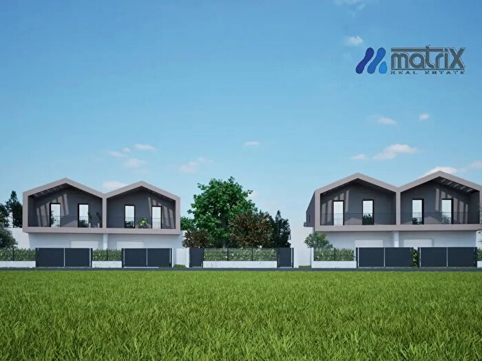 Casa con 10 locali in vendita in Via Alessandro Volta, Abano Terme