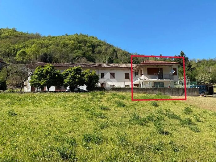 Casa bilocale in vendita in Regione Rocchea, Canelli