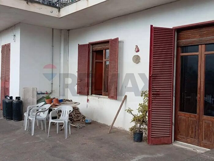 Casa con 6 locali in vendita in Via Grotta San Giovanni, Catania