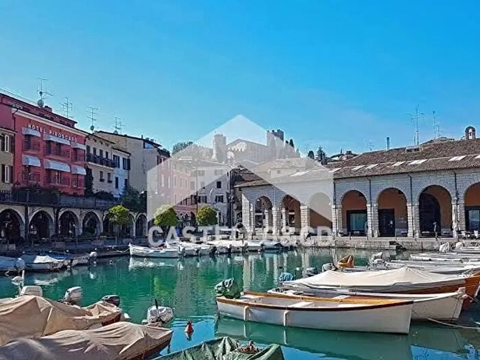Appartamento trilocale in vendita in Via Stretta Castello, Desenzano Del Garda