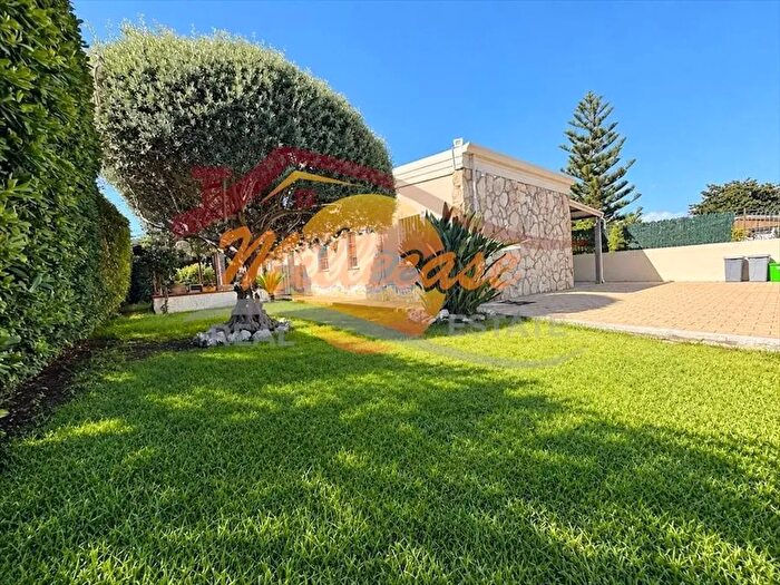 Casa quadrilocale in vendita in Via Giacomo Bove, Siracusa