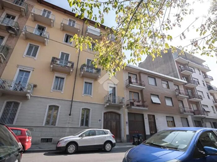 Appartamento trilocale in vendita in Via Beaulard, Torino
