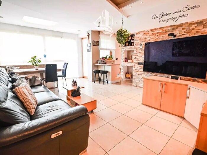 Appartamento quadrilocale in vendita in Via Resia, Bolzano