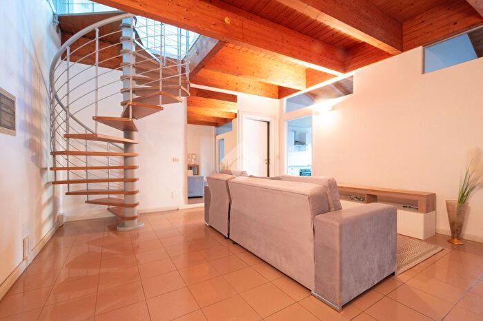 Appartamento quadrilocale in vendita in Via E De Amicis, Carpi