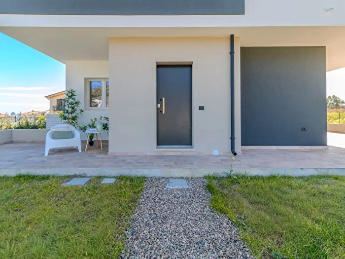 Casa con 6 locali in vendita in Via Aldo Moro, Capoterra