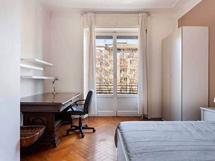 Appartamento con 6 locali in affitto in Viale Piceno, Plebisciti Susa, Milano