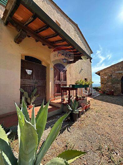 Casa con 8 locali in vendita in Paterno, San Gimignano