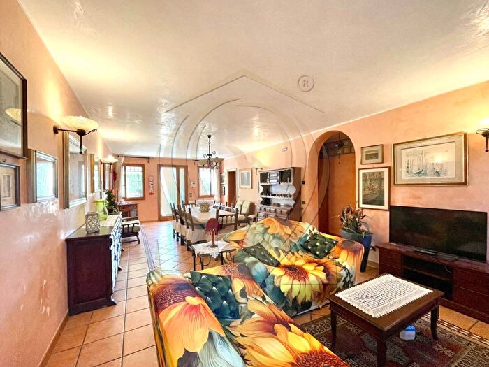 Casa quadrilocale in affitto in Via Vittorio Emanuele II, Casone, Legnaro