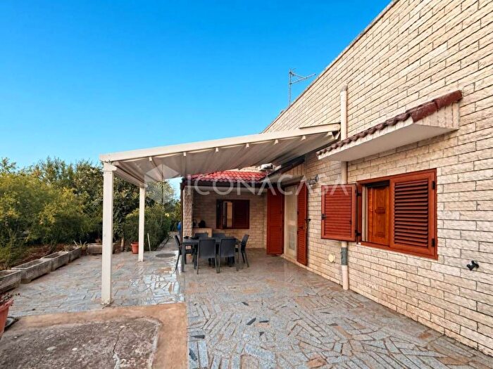 Casa con 5 locali in vendita in Contrada Gorgofreddo, Gorgofreddo, Monopoli