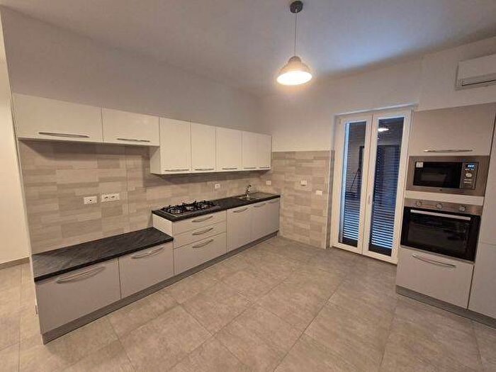 Appartamento bilocale in affitto in Viale della Pesca, Fiumicino Paese, Fiumicino