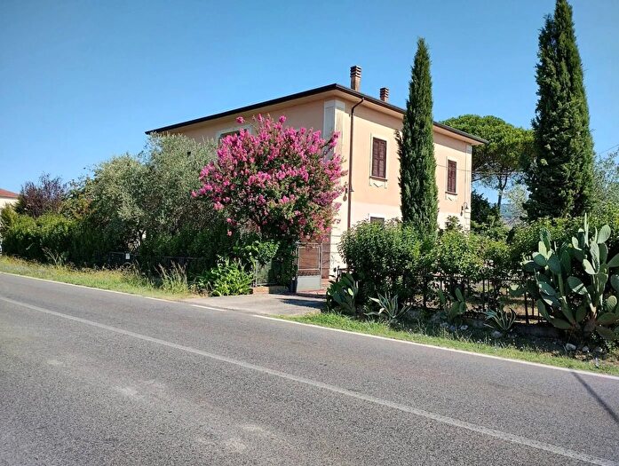 Casa con 7 locali in vendita in Via Casilina SudRoccasecca, Cervaro