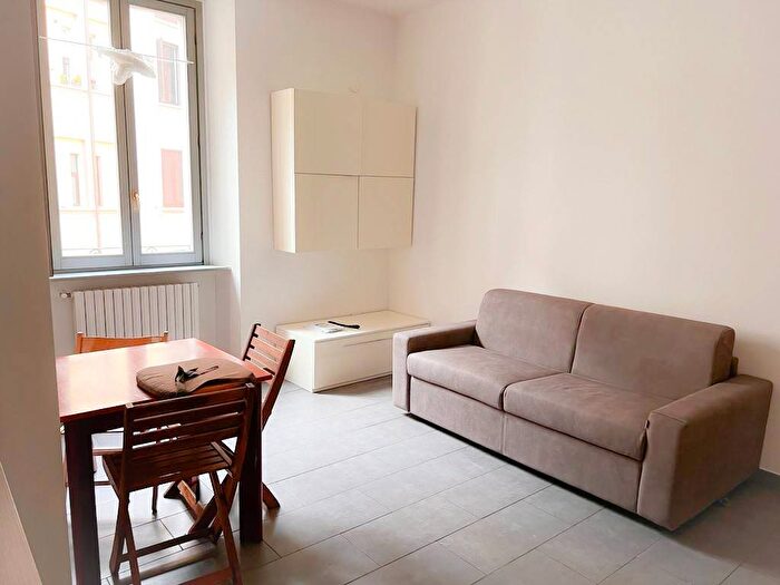 Appartamento monolocale in affitto in Via Garigliano, Isola, Milano