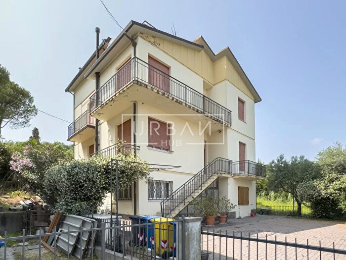 Casa con 15 locali in vendita in Castrocaro Terme