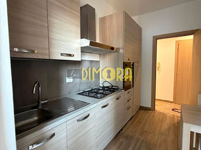 Appartamento trilocale in affitto in VIA BARANZATE, Novate Milanese