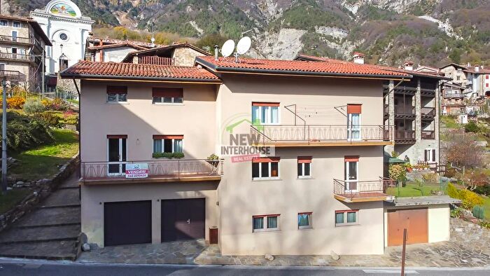 Casa con 16 locali in vendita in Via Strada Vecchia Frisanco, Frisanco