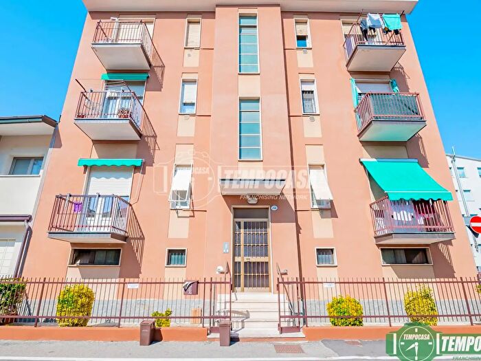 Appartamento bilocale in vendita in Via fra Simonetto da Camerino, Lodi