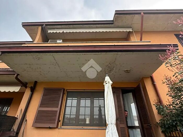 Casa trilocale in vendita in Via Pallavicino, San Fiorano