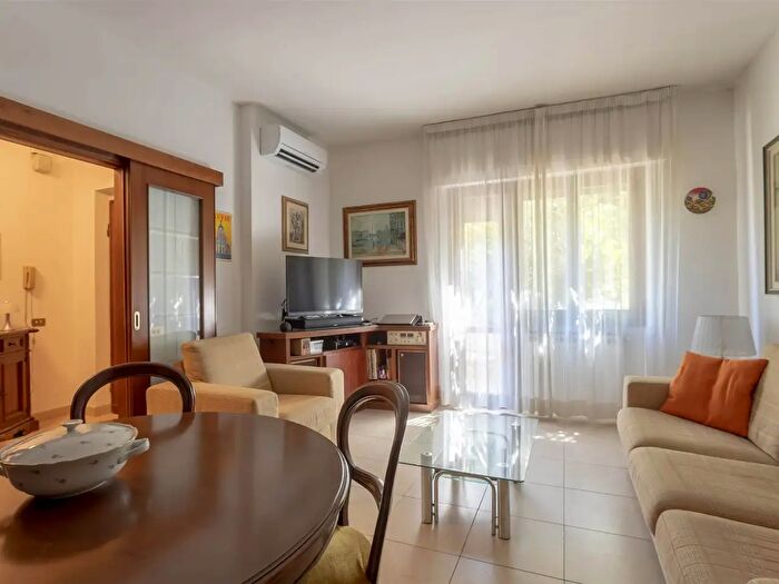 Appartamento con 5 locali in vendita in Via Buonarroti, Campi Bisenzio