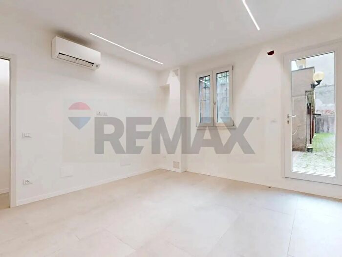 Appartamento bilocale in vendita in Via Azzo Carbonera, Milano