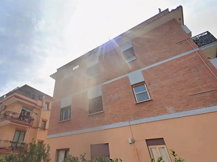 Appartamento trilocale in affitto in Via Salvatore Lo Bianco, Roma