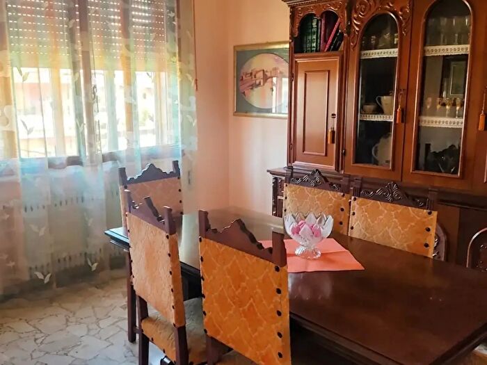 Casa con 6 locali in vendita in Adria Via Pietro Nenni, Adria