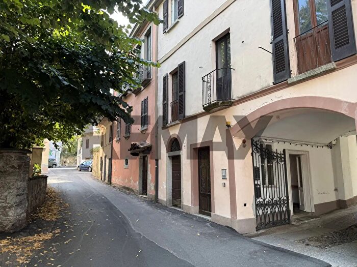 Casa con 7 locali in vendita in Via Martiri, Gravellona Toce