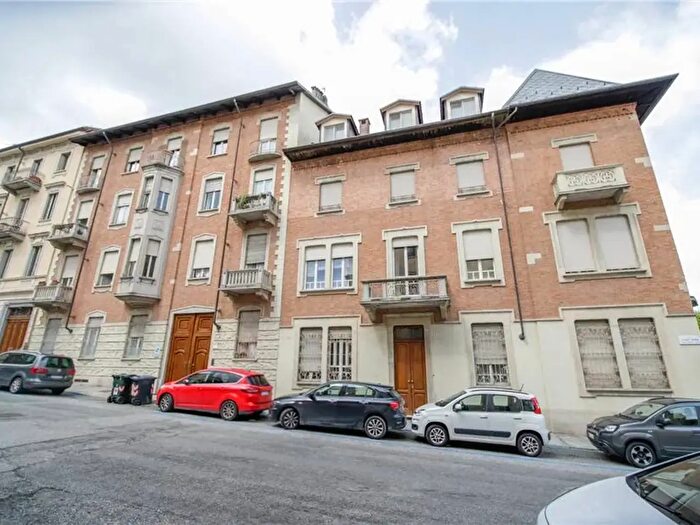 Appartamento con 5 locali in vendita in Torino