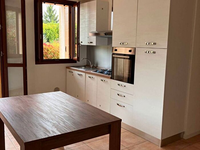 Appartamento trilocale in affitto in Centro, Bevilacqua