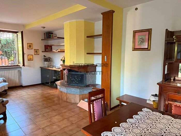 Casa quadrilocale in vendita in Via G Valle Alzano Lombardo, Alzano Lombardo