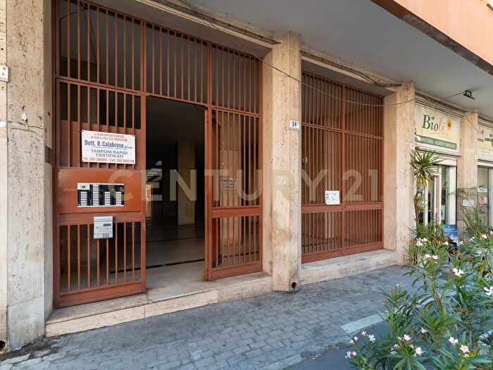 Appartamento con 6 locali in vendita in Via Duca degli Abruzzi, Catania