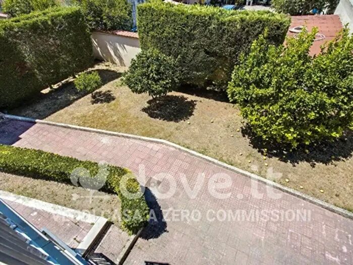 Casa trilocale in vendita in Via Giambattista Vela, Napoli