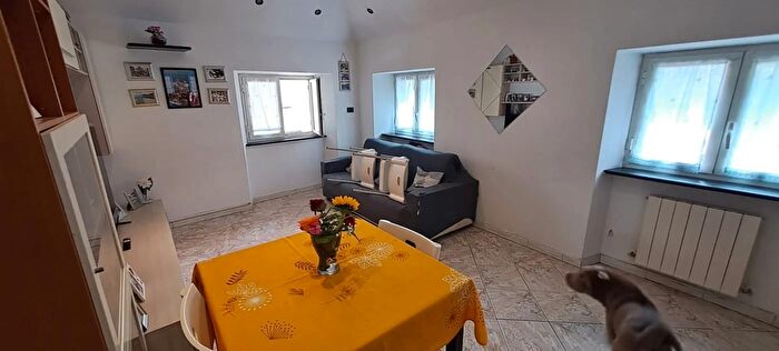 Appartamento quadrilocale in vendita in Via Teglia, Genova