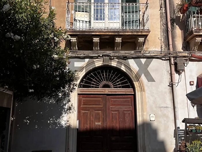 Appartamento con 5 locali in vendita in Via Savoia, Siracusa