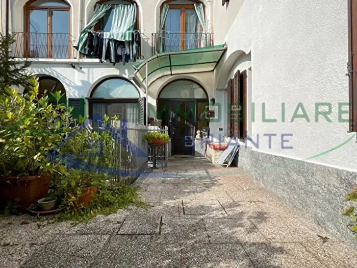 Appartamento trilocale in vendita in Via Maggio, Cuveglio