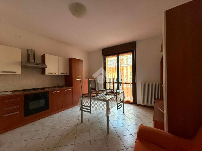 Appartamento trilocale in vendita in Via del Boschetto, Fombio