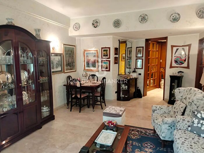 Appartamento quadrilocale in vendita in Via Lugnano in Teverina, Roma