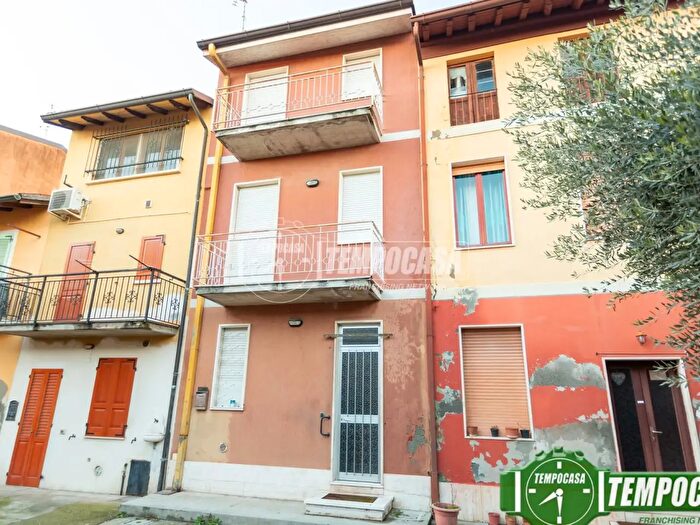 Casa quadrilocale in vendita in Via Guainoldo, Soresina