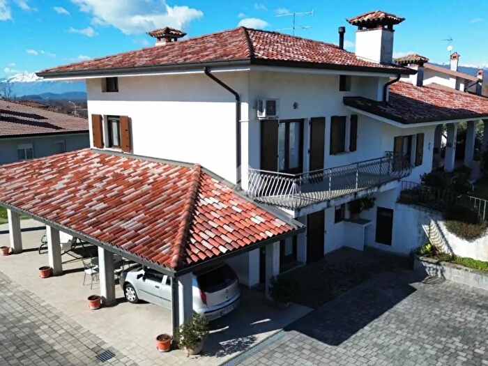 Casa con 8 locali in vendita in Piazza IV Novembre, Ragogna