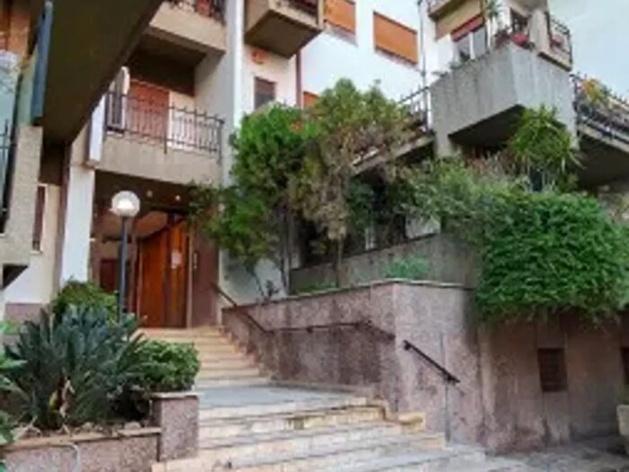 Appartamento quadrilocale in vendita in Viale Regina Margherita, Messina