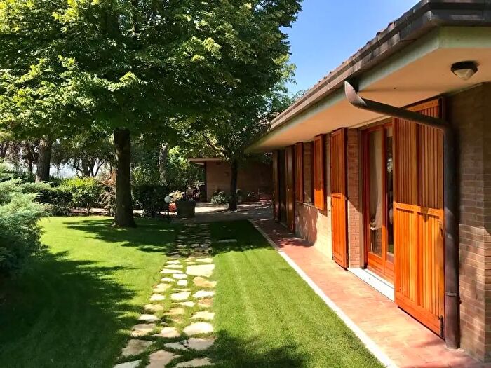 Appartamento con 6 locali in affitto in Ancona