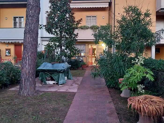Casa con 5 locali in vendita in Via Plinio C, Cervia