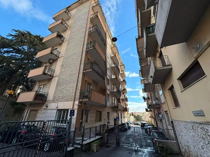 Appartamento con 5 locali in vendita in Via Bruno Chimirri, Catanzaro