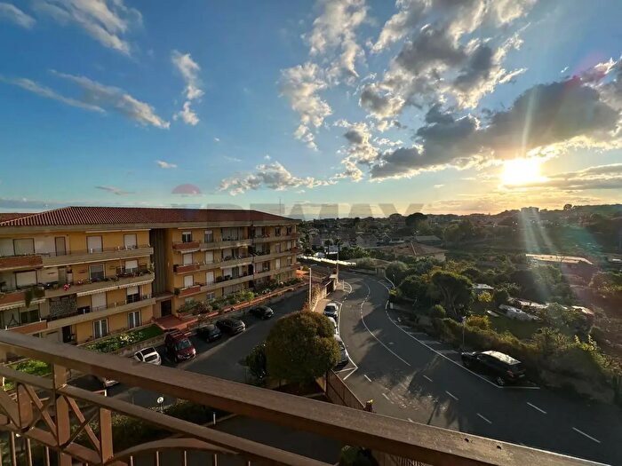 Appartamento quadrilocale in vendita in Via Sant Elia, Gravina Di Catania