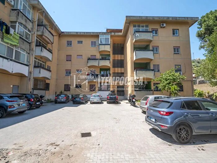 Appartamento quadrilocale in vendita in Salita Santa Lucia Pistunina Pal, Messina