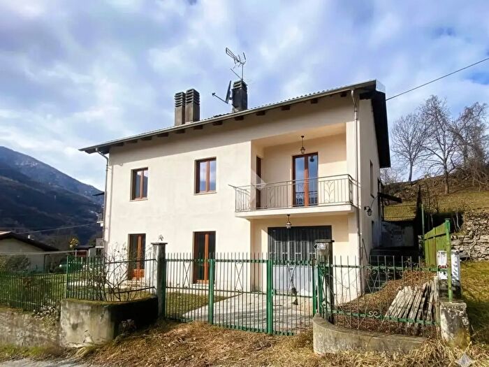 Casa con 5 locali in vendita in Via Nino Costa, Pinasca