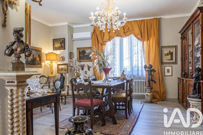 Appartamento quadrilocale in vendita in Via Pesaro, Ancona