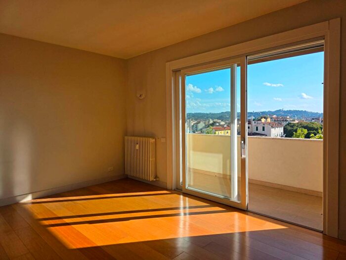 Appartamento con 6 locali in affitto in Viale dei Mille, Campo di Marte, Firenze