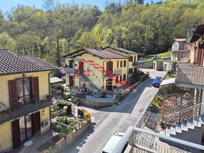 Appartamento con 5 locali in vendita in Bagni Di Lucca