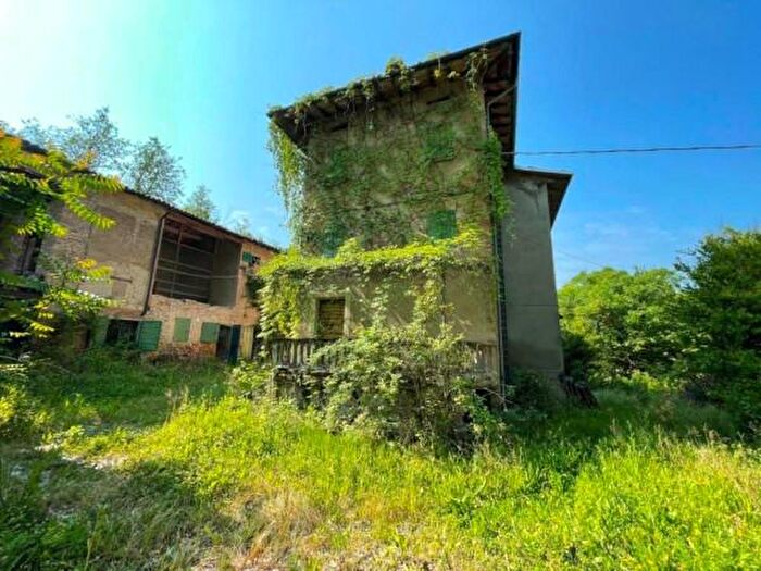 Casa con 6 locali in vendita in Via Sinistra Guerro SNC, Castelvetro Di Modena
